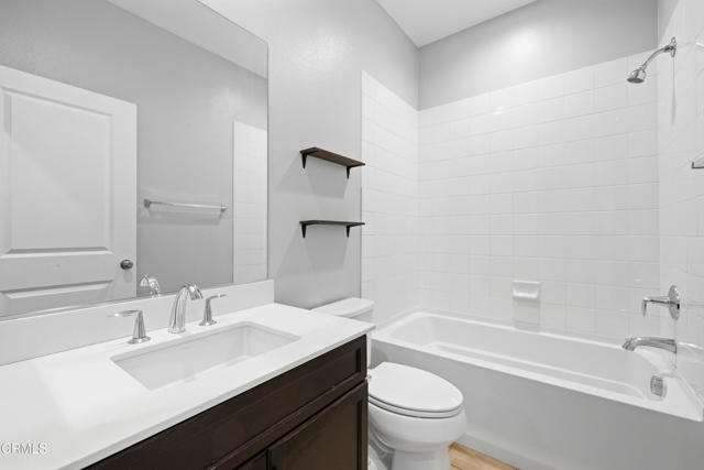 623 W Foothill Boulevard, Glendora CA: https://media.crmls.org/mediaz/44ca1c5c-9789-438c-85b6-5d10ba9873cf.jpg