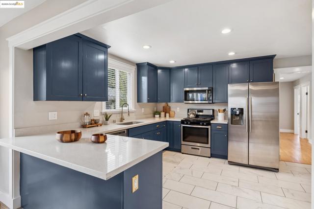 1417 Richmond St, El Cerrito CA: https://media.crmls.org/mediaz/44ca36ac-3c48-4577-b58f-f0940e11820c.jpg