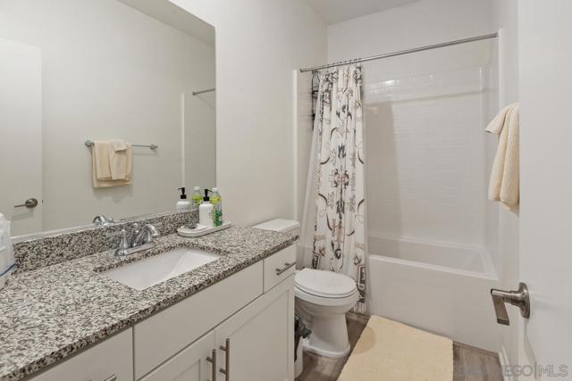 Image 11 of 22 For 5405 Beach Bluff Ln  224