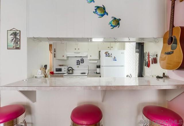 1251 Parker Pl, San Diego CA: https://media.crmls.org/mediaz/44cae840-448b-4ac4-98f4-cf0a9e0ef2b1.jpg