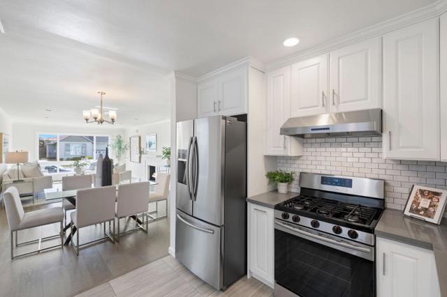 751 Skyline Drive, Daly City CA: https://media.crmls.org/mediaz/44cb24d2-04fe-49ee-aa71-3cccd7e88e8c.jpg