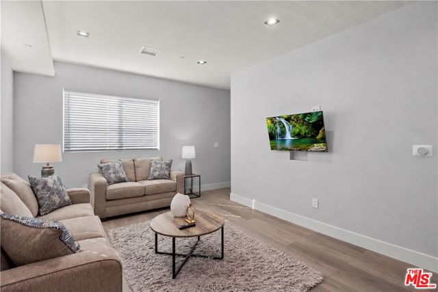 14759 Friar Street, 5 photo 2