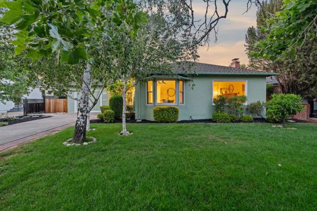 47 Fillmer Avenue, Los Gatos CA: https://media.crmls.org/mediaz/44cc3498-2e08-4a55-9176-4d111c3863c0.jpg