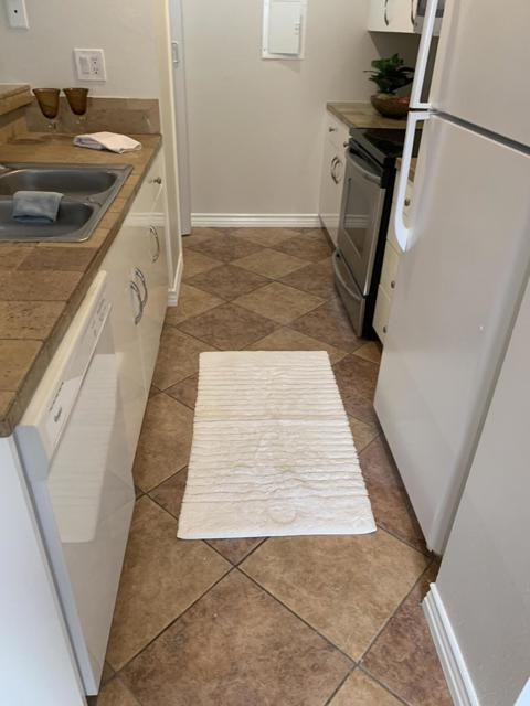 Image 11 of 26 For 72534 Edgehill Drive 2
