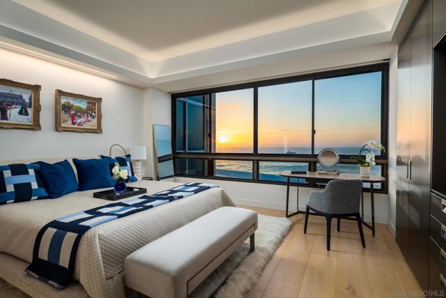 939 Coast Blvd, La Jolla CA: https://media.crmls.org/mediaz/44cdcdd9-681b-4656-a9a5-9391ce7f5299.jpg