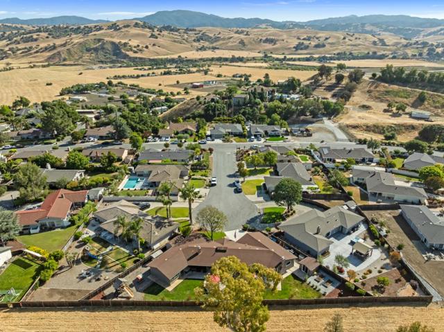 60 Dots Circle, Hollister CA: https://media.crmls.org/mediaz/44cea78b-ae76-4b80-8f3e-4c3fced4536b.jpg