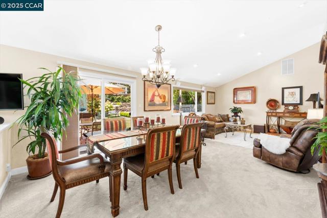 3121 Del Oceano Dr, Lafayette CA: https://media.crmls.org/mediaz/44d03321-fd43-424a-a424-ed413d4c870e.jpg