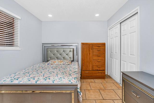 1005 W 8th Street, Merced CA: https://media.crmls.org/mediaz/44d20068-d616-429d-8ead-c3d52bfb21bf.jpg