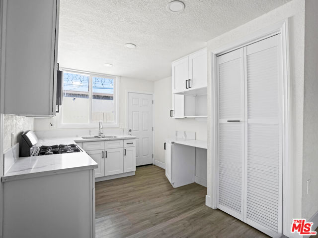 891 E 6th Street, Pomona CA: https://media.crmls.org/mediaz/44d226fc-f5ca-47b8-b829-1e723a0f31d3.jpg