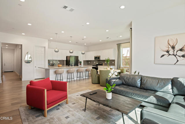 Detail Gallery Image 11 of 33 For 389 Eureka Dr, Santa Paula,  CA 93060 - 3 Beds | 2 Baths