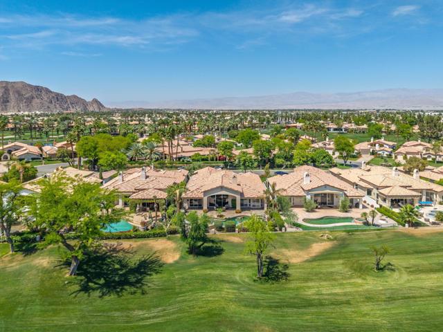 78975 ViA Carmel, La Quinta CA: https://media.crmls.org/mediaz/44d22c3d-2860-4a3a-967a-8c4e8d178118.jpg