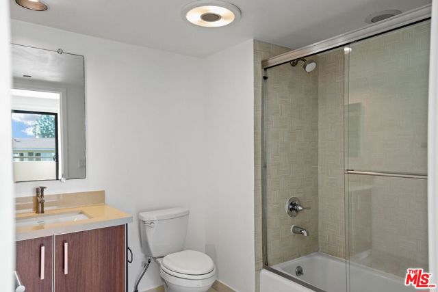 1518 Federal, Los Angeles CA: https://media.crmls.org/mediaz/44d248b5-7e9b-4c18-9b4d-4489d2113033.jpg