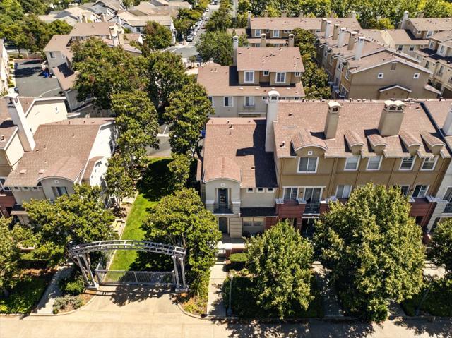 728 City Walk Place, Hayward CA: https://media.crmls.org/mediaz/44d24a52-27ac-4276-a189-fb1f8d1613e8.jpg