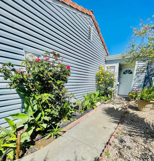 1634 Cuevas Circle, Salinas CA: https://media.crmls.org/mediaz/44d28739-b3d9-4823-85c4-f200b3caabb5.jpg