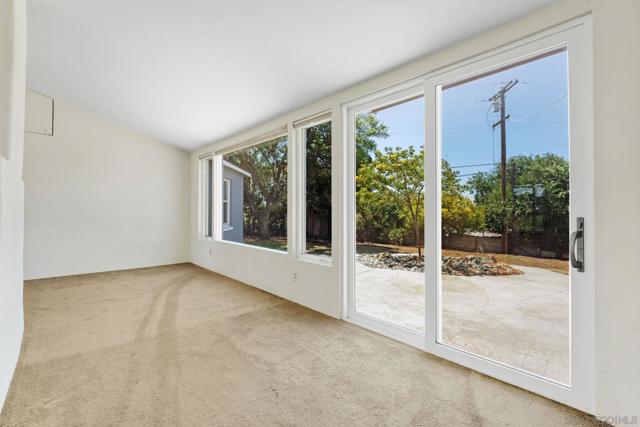 2530 Pruett Dr, Vista CA: https://media.crmls.org/mediaz/44d29a55-748e-4831-999a-c3e4f1cb9bfa.jpg
