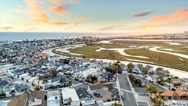 491 Prospect Street, Newport Beach CA: https://media.crmls.org/mediaz/44d45ecd-0a2d-413a-9f8a-9982cf60e52b.jpg