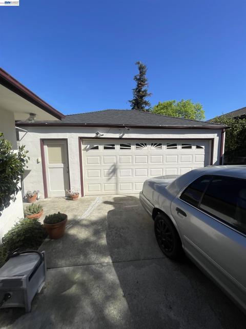 1256 Glen Drive, San Leandro CA: https://media.crmls.org/mediaz/44d47dc3-cbbd-4edb-8e84-01503c1aab0d.jpg