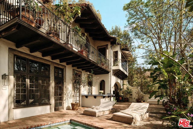 2729 Nichols Canyon Road, Los Angeles CA: https://media.crmls.org/mediaz/44d4f617-a2fd-4b67-82a5-c2b763b3484f.jpg