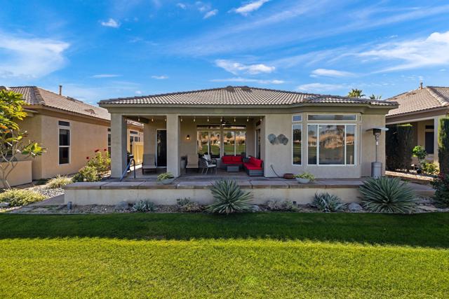 80464 Muirfield Drive, Indio CA: https://media.crmls.org/mediaz/44d59c84-fa0c-4705-bb40-f6a0a089d063.jpg