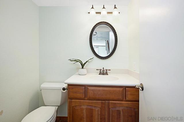 10751 Oakbend Dr, San Diego CA: https://media.crmls.org/mediaz/44d5d861-c3e5-4d3d-9eaf-2e866e91fe1c.jpg