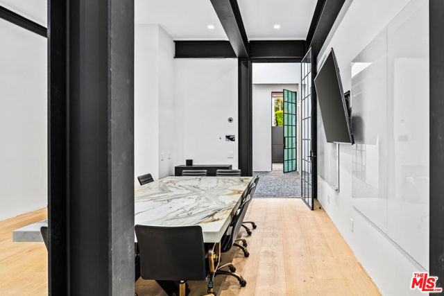 1346 Abbot Kinney Boulevard, Venice CA: https://media.crmls.org/mediaz/44d7048b-ed49-4057-b136-869883e5f96c.jpg