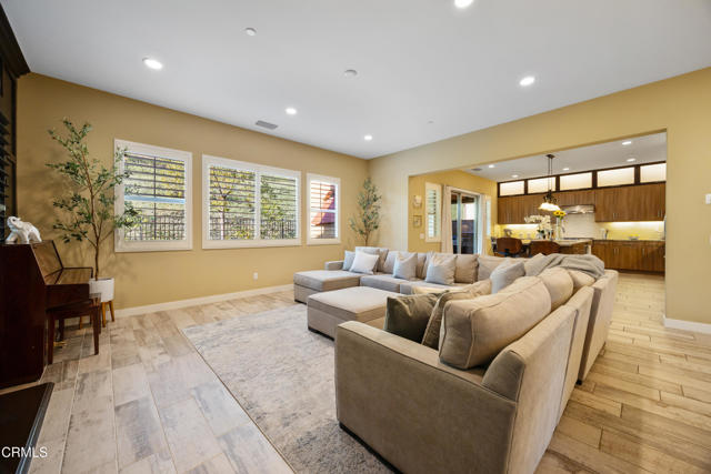 Detail Gallery Image 16 of 73 For 627 E Orange Blossom Way, Azusa,  CA 91702 - 4 Beds | 4/1 Baths