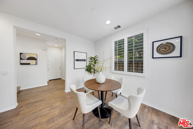 19 Linden Lane, Temple City CA: https://media.crmls.org/mediaz/44d73ec8-e176-48c9-be13-38d7826a4bc5.jpg