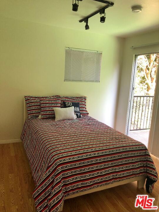 1466 S Canfield Avenue, Los Angeles CA: https://media.crmls.org/mediaz/44d74b4e-2379-4acf-a28f-caa3b33dec0f.jpg