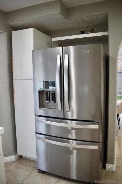 2206 Luz Way, Oceanside CA: https://media.crmls.org/mediaz/44d84075-b3e2-4b4e-ad83-c80802beb6d8.jpg