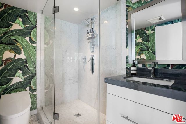 9318 Warbler Way, Los Angeles CA: https://media.crmls.org/mediaz/44d88fa3-4dbd-4218-a97c-1bde4c138306.jpg