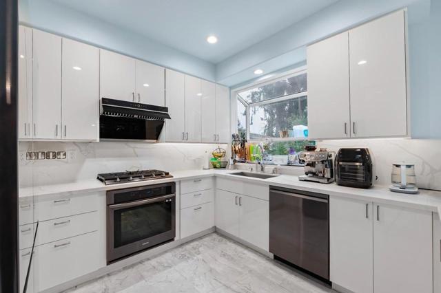 708 Raineer Court, San Leandro CA: https://media.crmls.org/mediaz/44d8e9c7-47aa-42cd-a0fd-e1a6e3ae7228.jpg