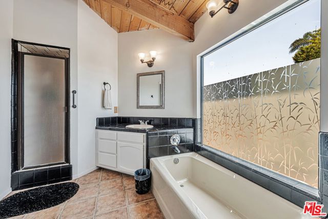 1148 Turquoise Street, San Diego CA: https://media.crmls.org/mediaz/44da0ff4-27f5-4054-bdac-58245a8a7009.jpg