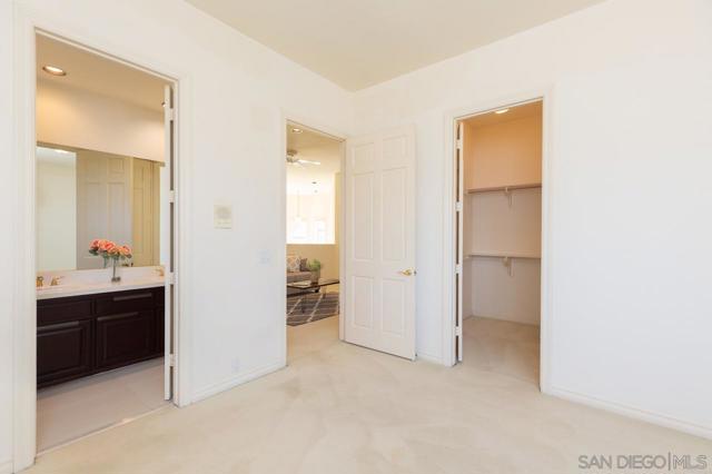 13388 Highlands Ranch Rd, Poway CA: https://media.crmls.org/mediaz/44da8598-80ac-4afd-9f34-a38ea03a214b.jpg