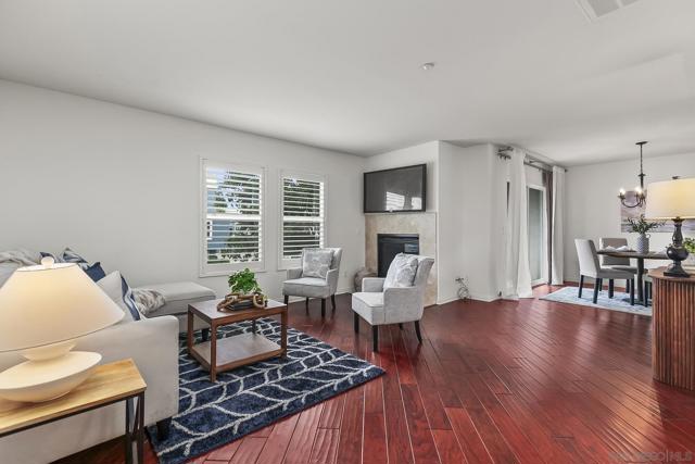 3528 Shoreline Bluff Ln, San Diego CA: https://media.crmls.org/mediaz/44dac78a-1ae6-401f-a12c-5e504c09e800.jpg
