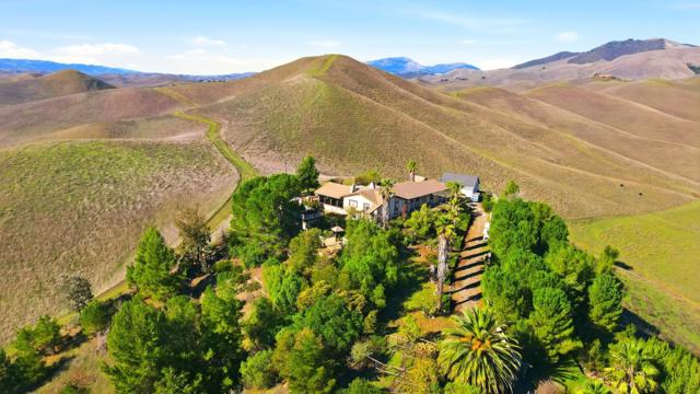 9019 Doubletree Lane,  CA: https://media.crmls.org/mediaz/44db2c25-903e-43a1-96c9-8eefed8a6cac.jpg