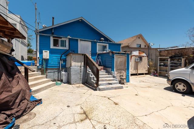 3119 Market St, San Diego CA: https://media.crmls.org/mediaz/44db365d-6a9a-4177-be30-f3db47dff65a.jpg