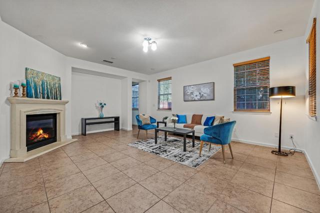 134 N Menlo Park Street, Mountain House CA: https://media.crmls.org/mediaz/44db3b22-9524-4dc5-b9a3-1eebfe9e390b.jpg