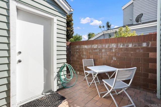 820 Daphne Court, Carlsbad CA: https://media.crmls.org/mediaz/44db4e90-8ec9-460b-a5c6-3c4584fc7ab6.jpg