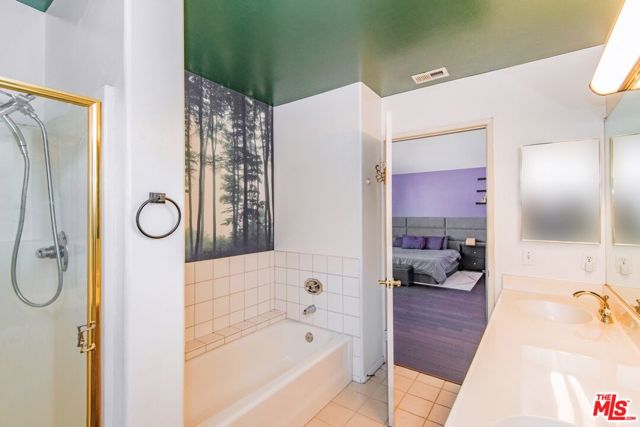 9400 Noble Avenue, North Hills CA: https://media.crmls.org/mediaz/44db7149-c83c-4165-be26-70b24fb4dc46.jpg