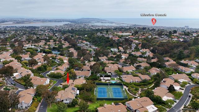 2162 Caminito Circulo Sur, La Jolla CA: https://media.crmls.org/mediaz/44dca7b8-1ce7-4702-a9c4-116513e6ce0a.jpg