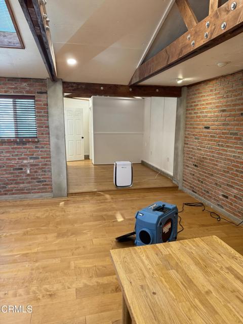 1755 1/2 Morada Place, Altadena CA: https://media.crmls.org/mediaz/44dd8f72-221c-441c-8f6d-0bbe63ac2b0c.jpg