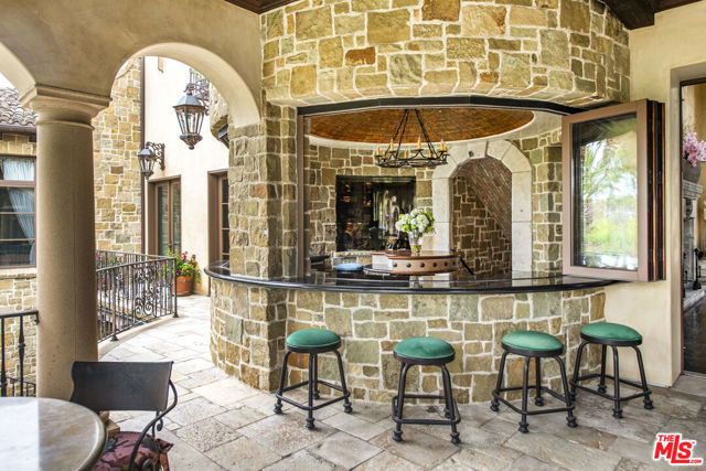 427 La Marina Drive, Camarillo CA: https://media.crmls.org/mediaz/44dda26d-cc42-48d9-abd6-2396679c310b.jpg