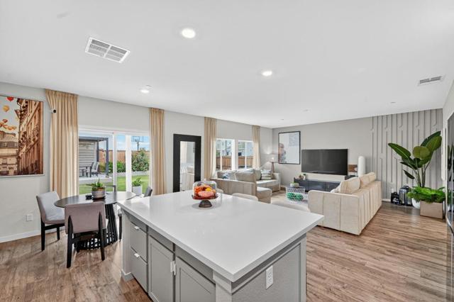 6707 Oakum Way, Stockton CA: https://media.crmls.org/mediaz/44ddc83e-6e94-4a18-a6d1-e92d0104e417.jpg