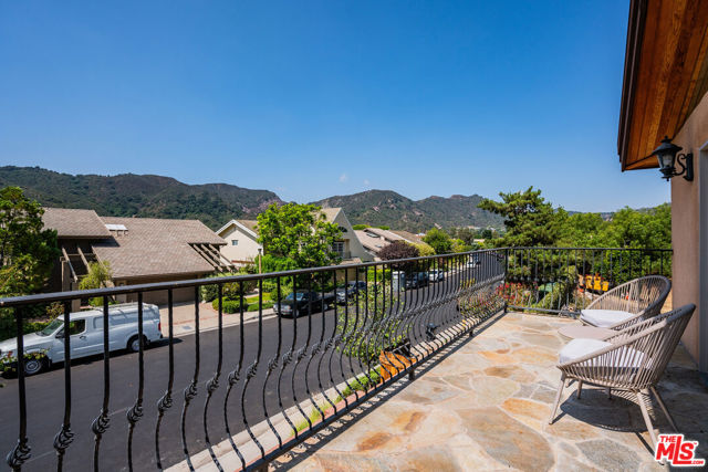 Drew Fenton | 17026 Avenida De Santa Ynez Pacific Palisades CA | MLS: 6906990