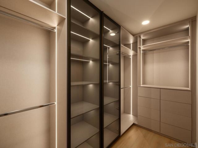 2163 Caminito Circulo Norte, La Jolla CA: https://media.crmls.org/mediaz/44df2175-7367-4727-b0b7-5b6582a2fa8f.jpg