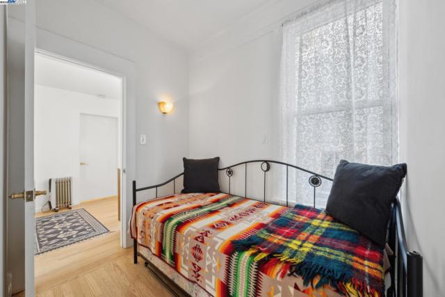 2000 CLINTON AVENUE, Alameda CA: https://media.crmls.org/mediaz/44df812b-2f9d-44d6-a222-3b8e9d1a1adc.jpg