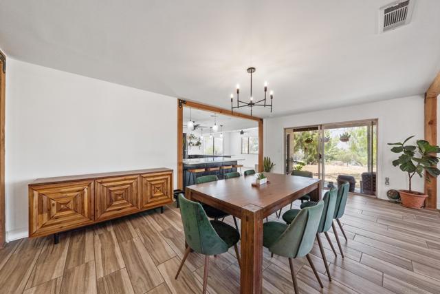 9231 Gawn Trl, Moreno Valley CA: https://media.crmls.org/mediaz/44dfc13d-2af3-43d3-b335-7a569da69255.jpg
