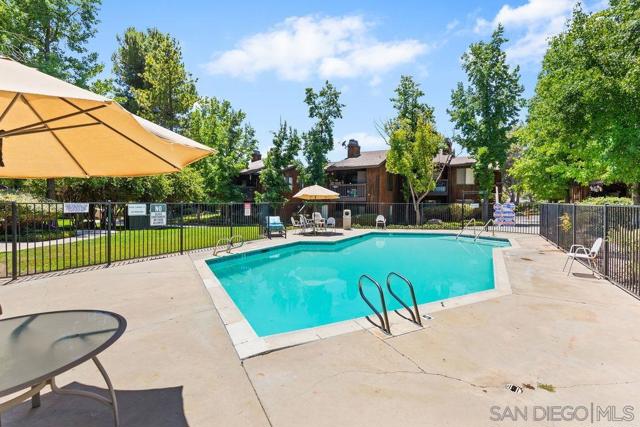 2157 Arnold Way, Alpine CA: https://media.crmls.org/mediaz/44e11e36-6c11-46d7-a097-1b107761a0e4.jpg