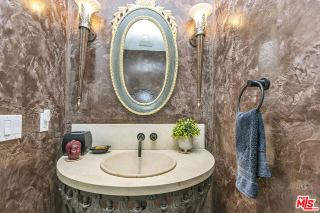 10329 Melvin Avenue, Porter Ranch CA: https://media.crmls.org/mediaz/44e13300-6be4-445e-ba22-811d77fcc250.jpg