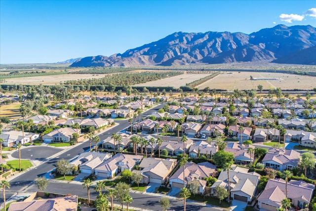 81485 Golden Poppy Way, La Quinta CA: https://media.crmls.org/mediaz/44e234c8-a072-4fe4-a81d-097f70a13b68.jpg